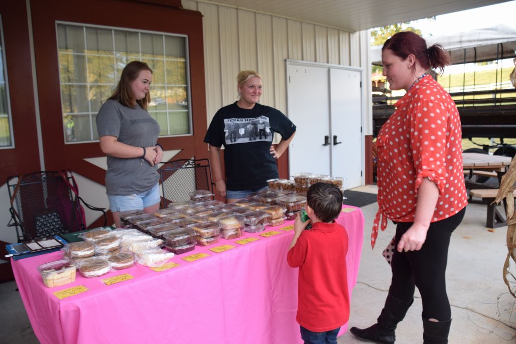 riddle center barn event 10-19 178 (1024x683).jpg